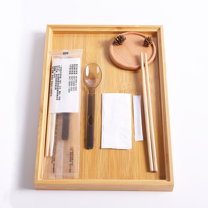 Túi đựng bữa ăn dùng một lần với đũa gia đình Thìa và khăn ăn để bàn Bộ phim tổng hợp mờ
